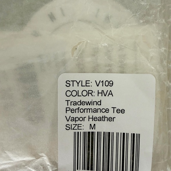Vuori NWT Men’s Tradewind Performance Tee in light gray Size M - Picture 7 of 7